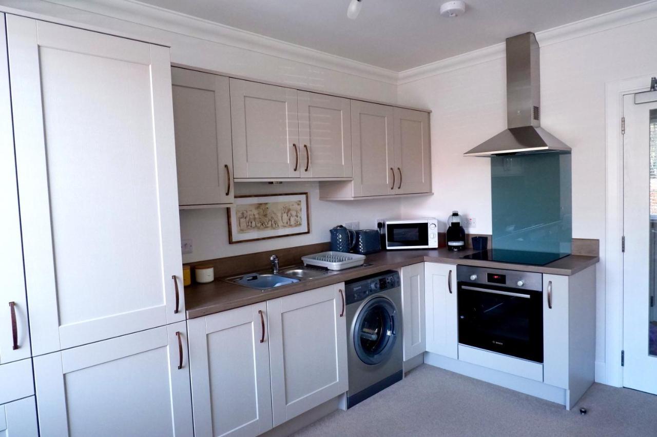 No 7 Quiet, Two Bedroom Ground Floor Flat In Tornagrain Great For Early Airport Departures Or Late Flights Dalcross Екстер'єр фото